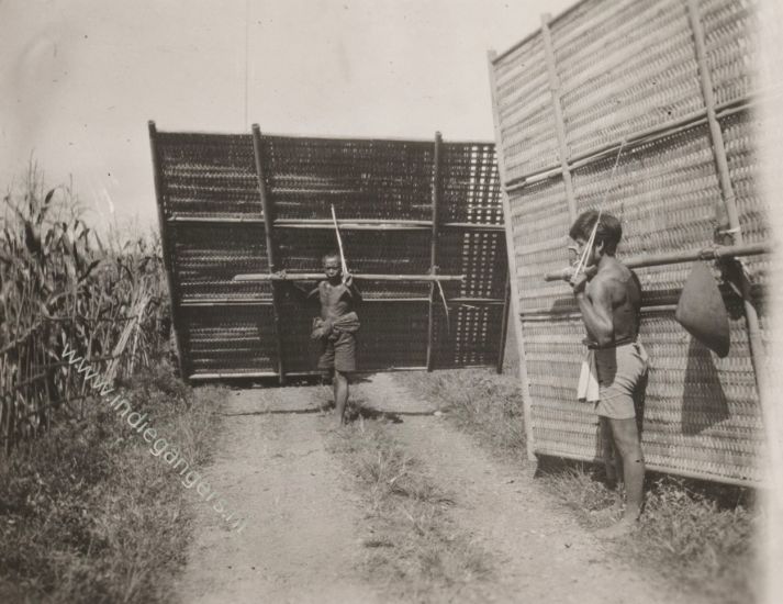 7 2 inlandse jongens met bamboe schottenr