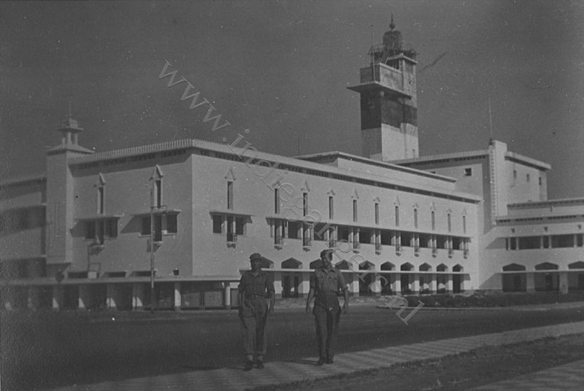 z2 3 9 1946 Gouveneurs gebouw Soerabaja