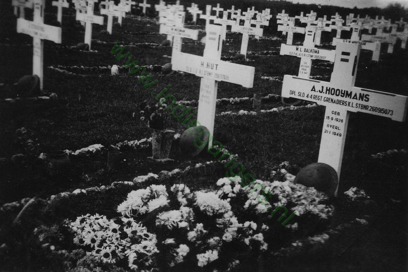 332 21 1 1949 Modjoagoen graf Hooymans