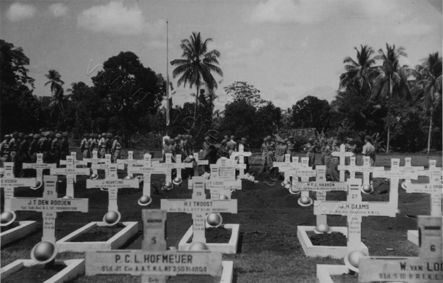 1 132 Ereveld Menteng Poeloeh