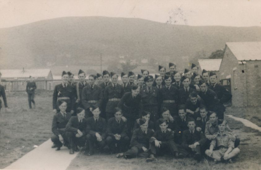 1  Woodfarmcamp MalvernWells 31 Aug 1945 Na onze 1e parade Barak 10