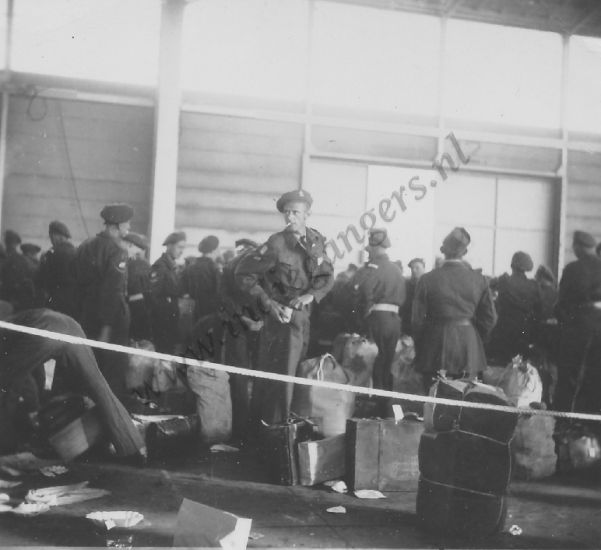 16c inscheping wachten in hal