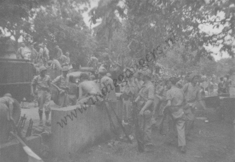 81 vertrek of aankomst manschappen