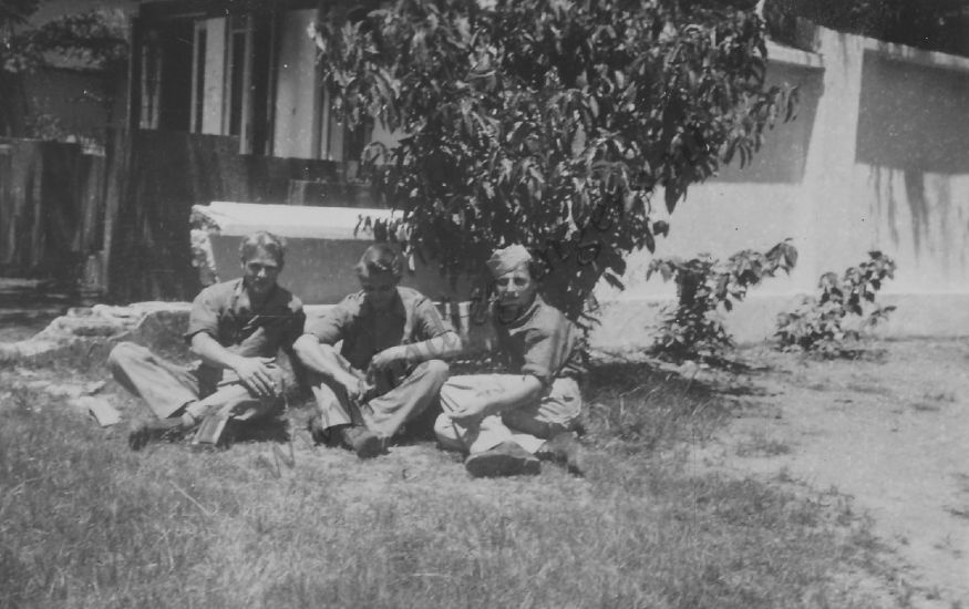 38 Soerabaja sept 47 A Bubeck   vd Bijl   H Wijbenga   vrnl