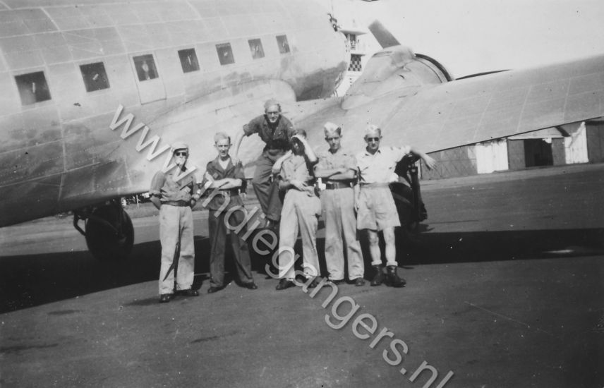 121 Dakota even voor vertrek 7 april 1947