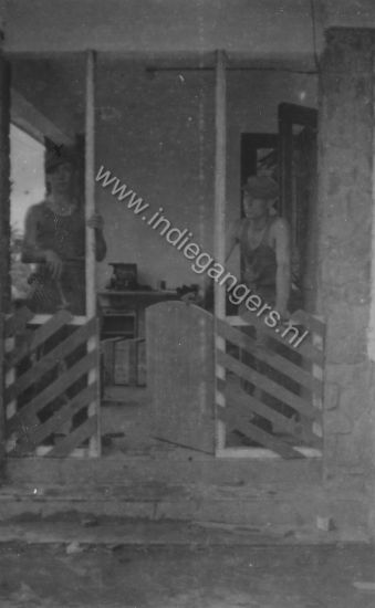 50 Ons eerste timmerstukje