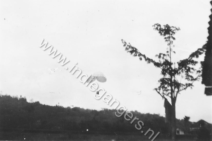 11 dropping voorraden per parachute