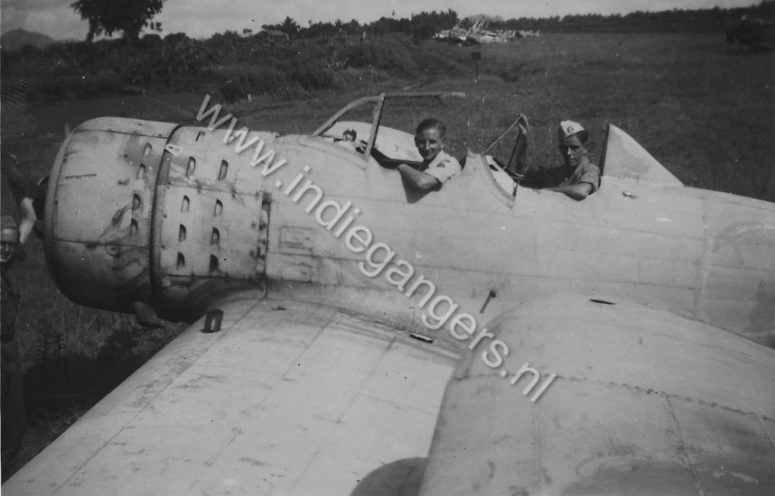 l 73 2 pers jager Bandoeng 7 april 1947