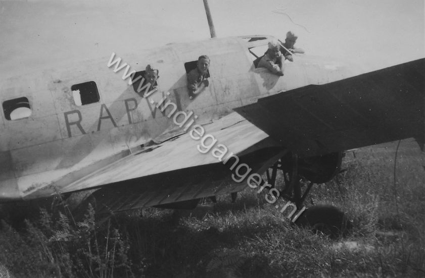 l 74 verkeersvliegtuig Bandoeng 7 april 1947