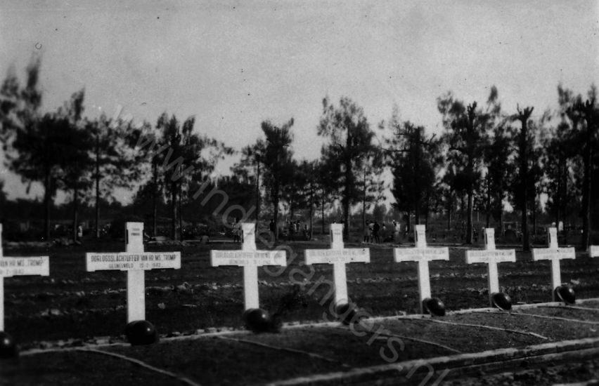 20 ereveld Soerabaja Slachtoffers Tromp