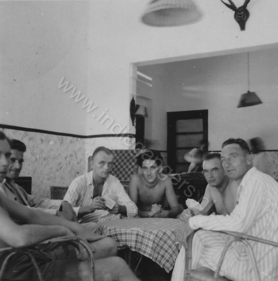 110 In de mess klaverjassen