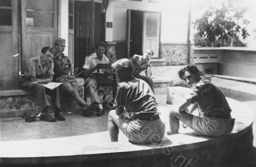 54 Tretes voor onze bungalow