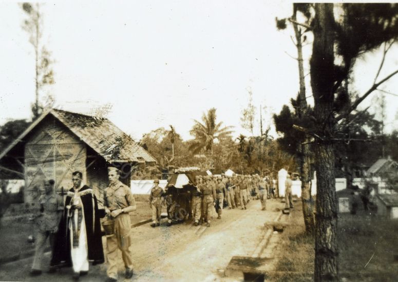 KP 200848 begrafenis5