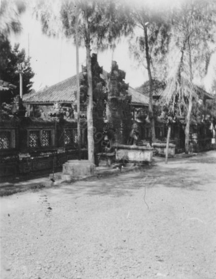 161a 5 aug 1946 Gianjar frontaanzicht tempel