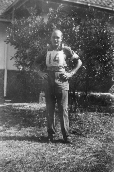 158b Bij de officierstest te Bandoeng