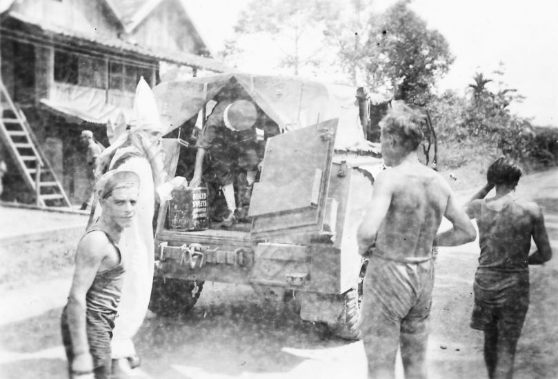 60 Sint en Piet stappen uit