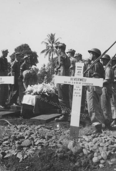 L15 kistboven het graf   9