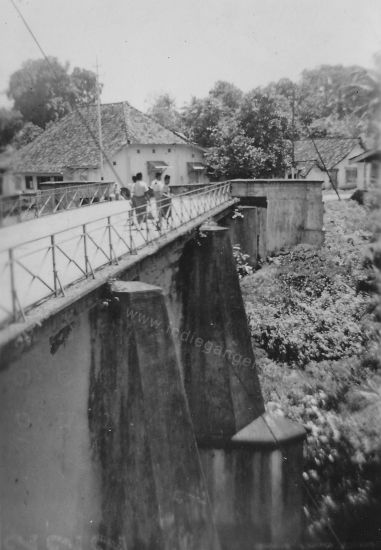 54b brug bij Serang