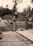 113 Op de pont naar Tandjung Luntar boven Muara Enim  Ds Bijleveld Couwenbergh Cohen 27 7 1949