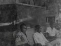 11 Repupliekeinse Militairen voor onderhandelingen te Lubukbuntak bij Pageralan Op de voorgrond een Paandrig 30 11 1949