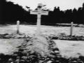 29 graf van soldaat Bloemhof van de ondersteunings compagnie die bij een autoongeluk bij Dembak op 10 augustus 1948 omkwam