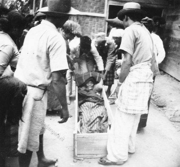 65 Inlandse Batakse begrafenis