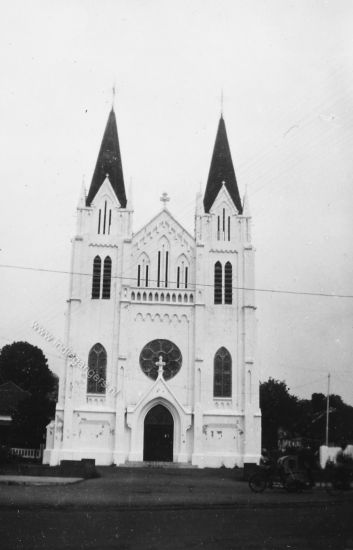 67   57 kerk te Malang
