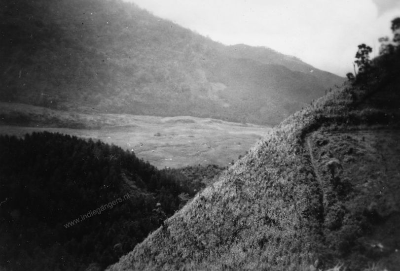 15 gezicht vanaf de weg naar Kaligoea