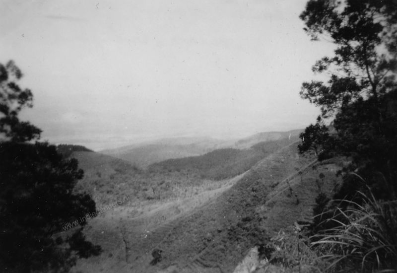 16 gezicht vanaf de weg naar Kaligoea