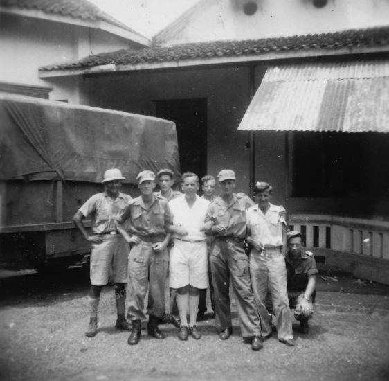 20 verhuizing van Djtaibarang naar Tjomal   meneer vd Vinne S v Driel Egberts meneer Wale A wijhenke Lt Gerritse meneer vd Jagt serg v Velzen 