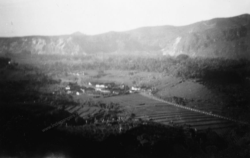103 tijdens de treinreis Tjimahi   Batavia genomen