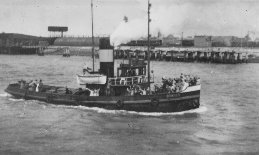 142 bootje Borneo in de haven van Rotterdam 18 06 1950