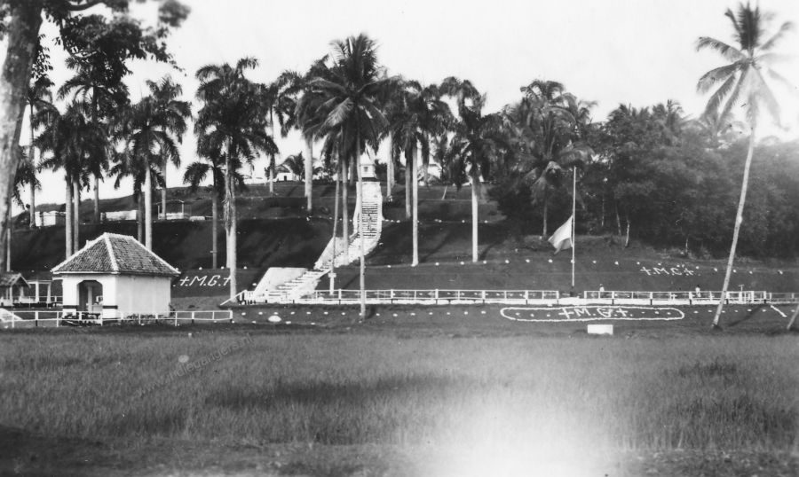 156 militair kerkhof te Banjoemas