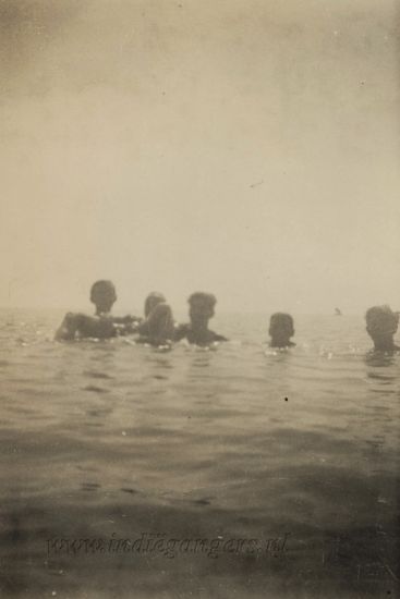 49 in de zee te Tandjong Priok