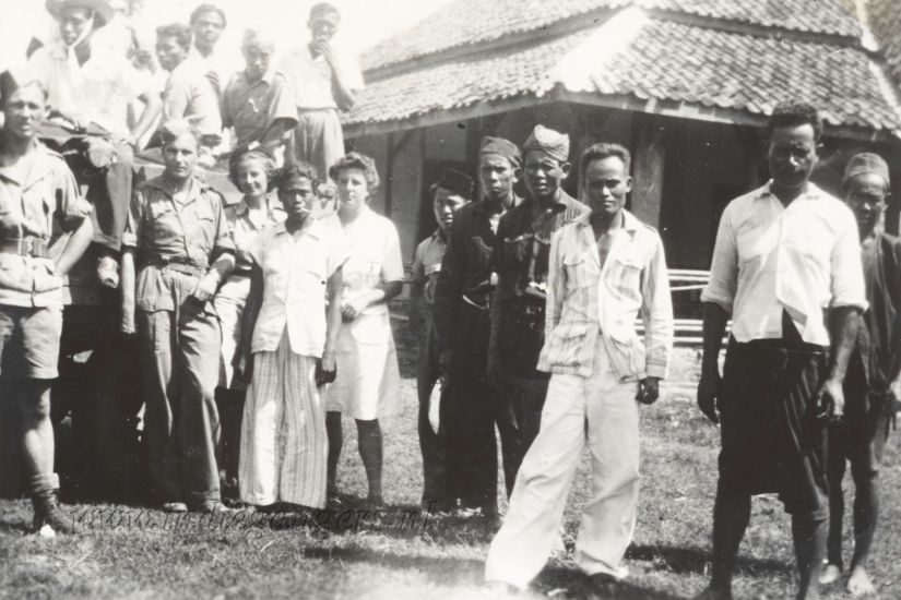 161 genomen te Indramajoe vrouwelijke soldaat verpleegster zuster