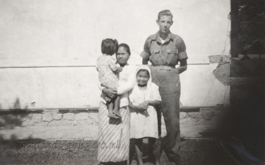 0114 Onze getrouwe Alimasin Goed gezelschap Kratjak