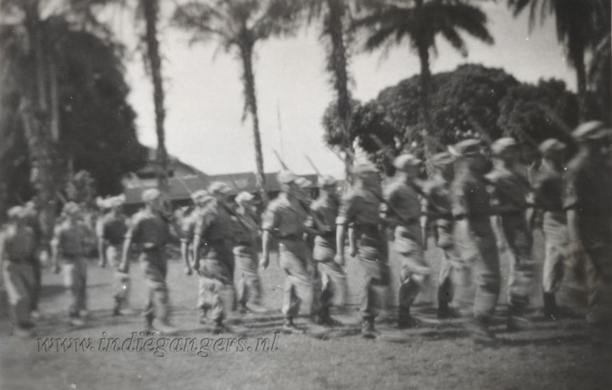 0126 parade te Soekaboemi 31 augustus 1947