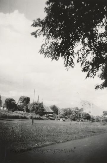 0130 Buitenweg van Bandoeng