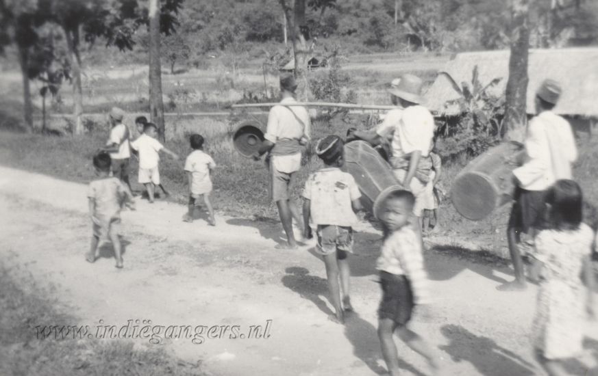 0153 feest voor de Anah Scholah