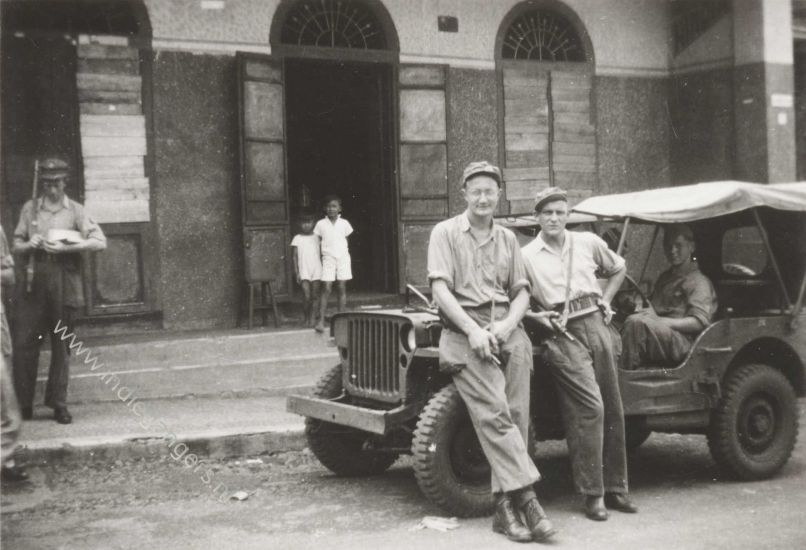 177 voor Toko Hindia in de Chineses wijk te Buitenzorg januari 1947