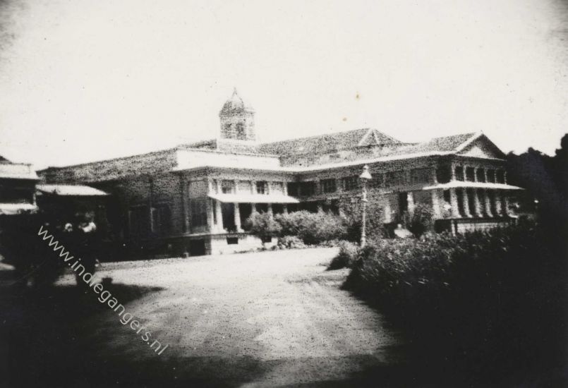 235 Het paleis te Buitenzorg maart 1947