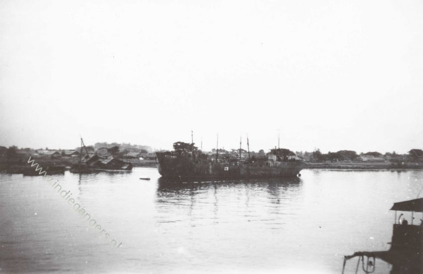 575 We verlaten de haven van Priok 6 juni 1947