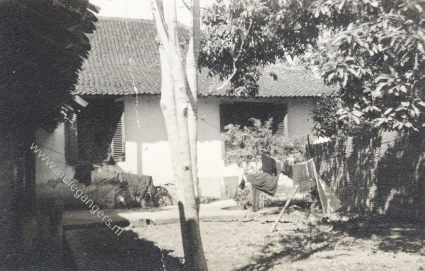 50 het huis met wasgoed