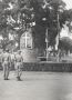 11 dodenherdenking 15 julie 1949 Gedenkteken na onthulling te Pemalang