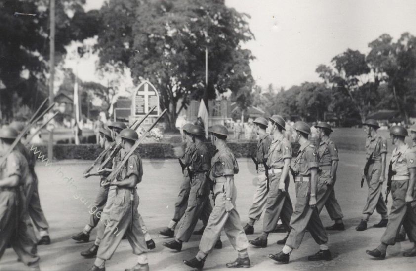 15 dodenherdenking en defile te Pemalang