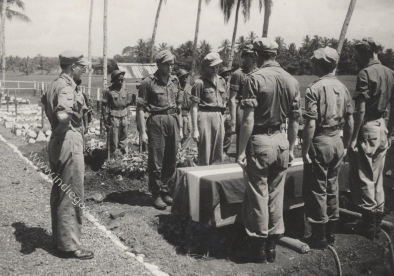 17 achterschrift begrafenis Sld Holstein Banjoemas bladschrift Sld Konings Ost Cie