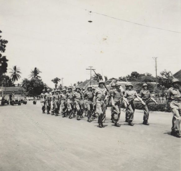 60 parade  Beediging Luitenant Hoedemakers te Soekaredja