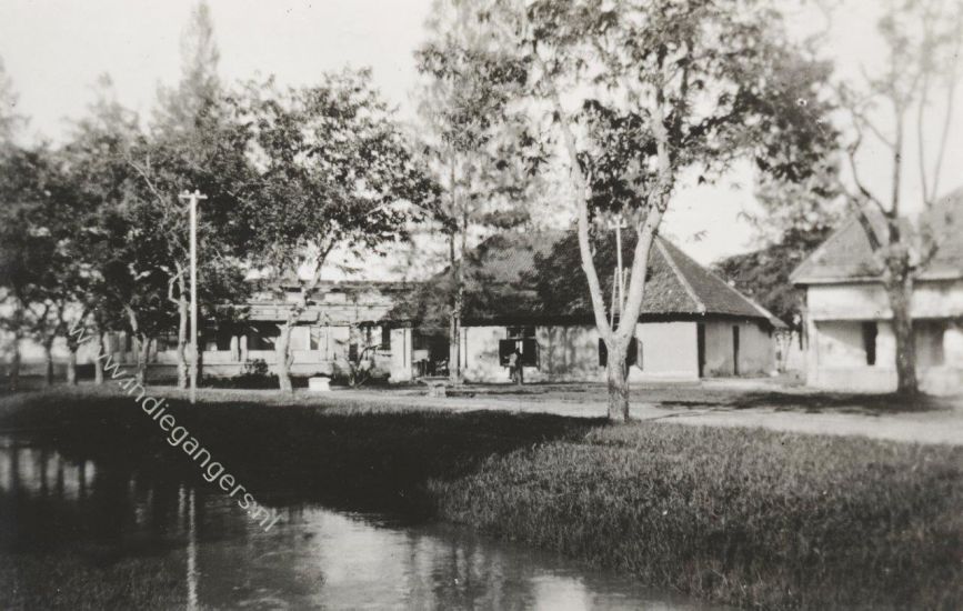 99 april 1948 bivak te Soemberhardjo 3e Pel 1e Cie 4 6 RI zw v Pemalang