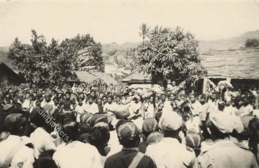 56 kamponghoofden en Loerahs