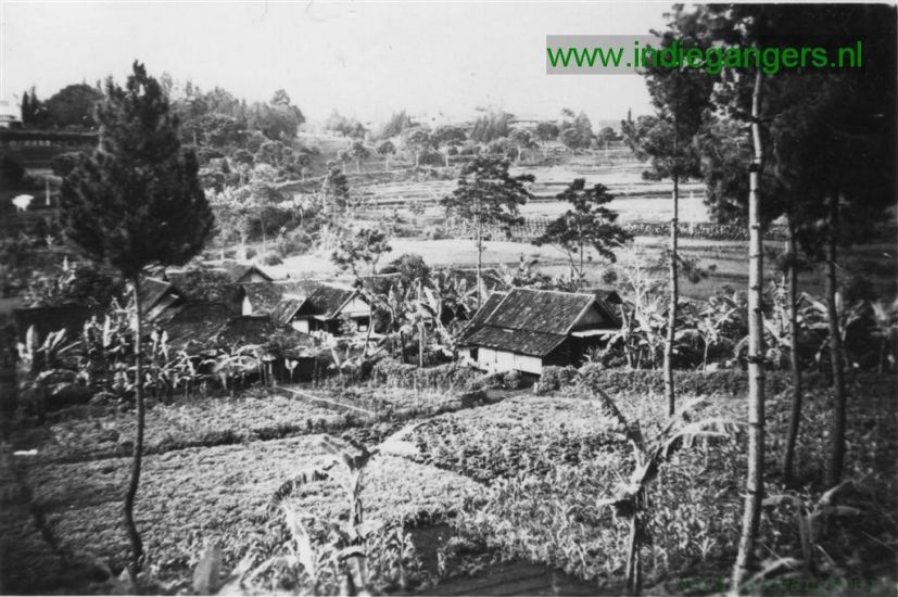 a2 blz 1   2 Weer in het tentenkamp